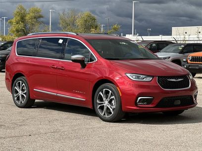 New 2026 Chrysler Pacifica Pinnacle