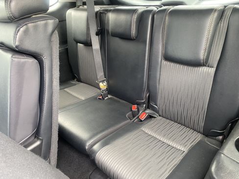 Used 2018 Toyota Highlander Plus FWD image 14