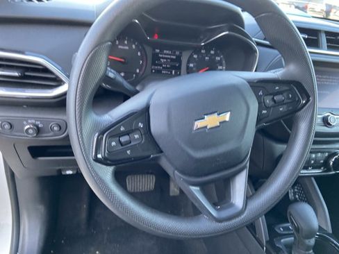 Used 2023 Chevrolet TrailBlazer LT image 34