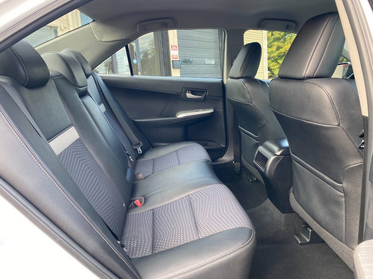 Used 2013 Toyota Camry SE FWD image 27