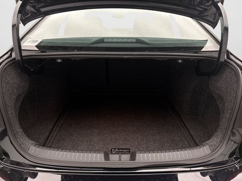 Used 2025 Volkswagen Jetta SE w/ Sunroof Package FWD image 20