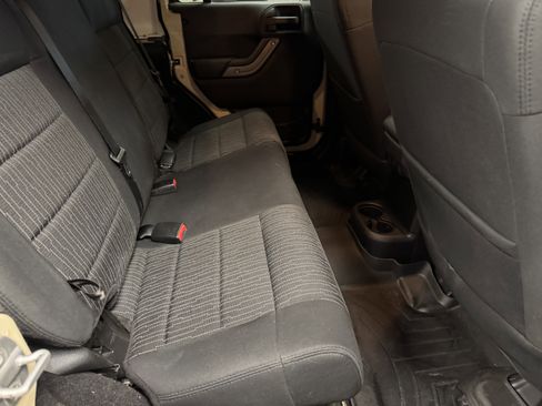 Used 2011 Jeep Wrangler Unlimited Sport image 14