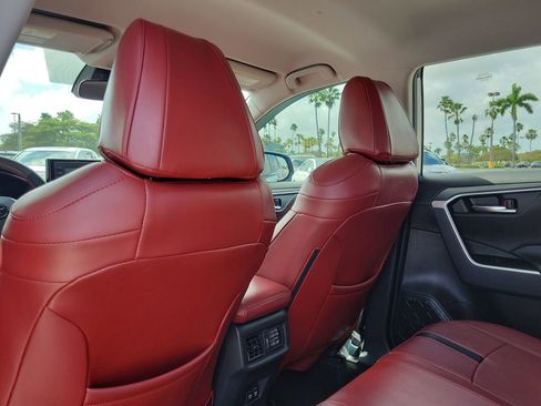 Used 2021 Toyota RAV4 XLE image 12