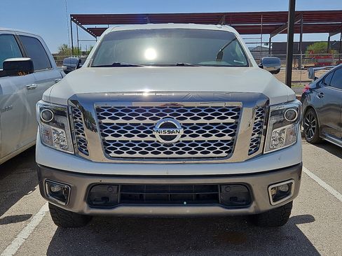 Used 2019 Nissan Titan Platinum Reserve w/ Platinum Utility Package image 2