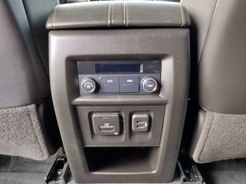Used 2021 Chevrolet Traverse RS AWD/4WD image 15