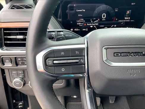 Used 2025 GMC Yukon XL Denali AWD/4WD image 23