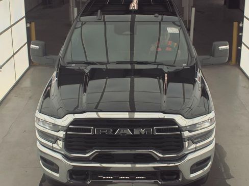 Used 2026 RAM 2500 Big Horn AWD/4WD image 3