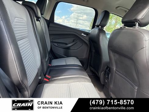 Used 2019 Ford Escape SE image 12