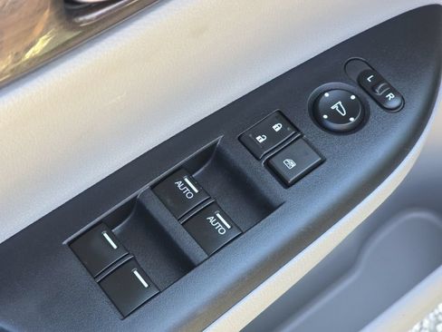 Certified 2017 Honda Accord EX-L image 25