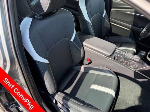 Used 2025 Toyota Camry SE w/ Convenience Package FWD image 11