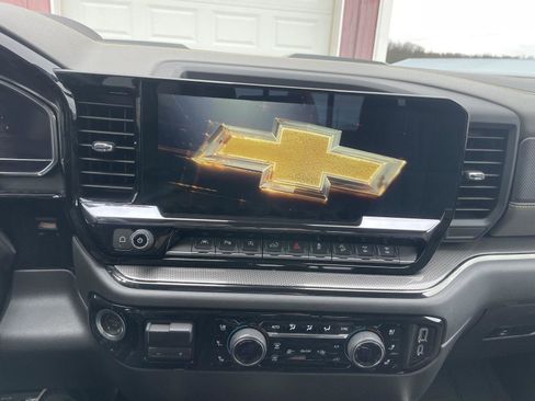 Used 2023 Chevrolet Silverado 1500 ZR2 w/ Technology Package image 17