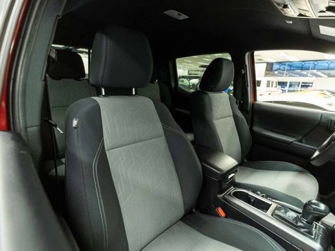 Used 2023 Toyota Tacoma TRD Off-Road w/ Advanced Technology Package image 15