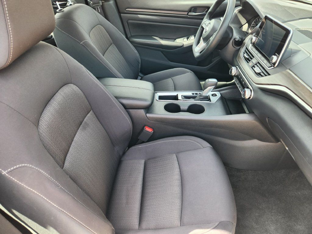 Used 2026 Nissan Altima 2.5 SV FWD image 19