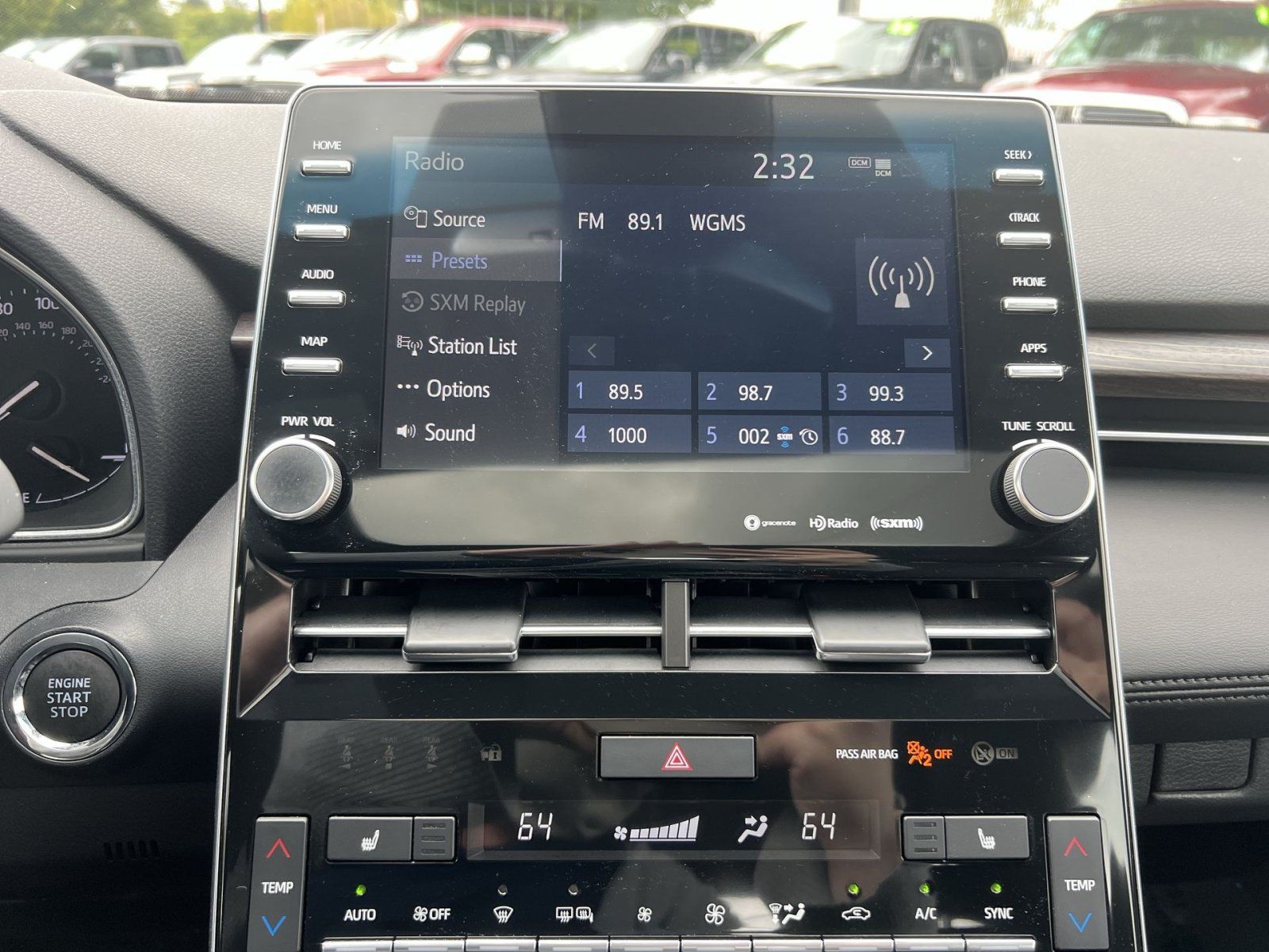 Used 2021 Toyota Avalon XLE w/ Moonroof Package FWD image 18