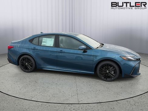 New 2026 Toyota Camry SE FWD image 7