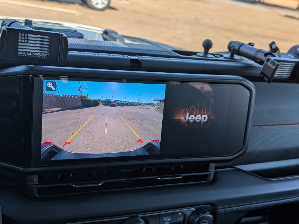 Used 2025 Jeep Gladiator Rubicon AWD/4WD image 8
