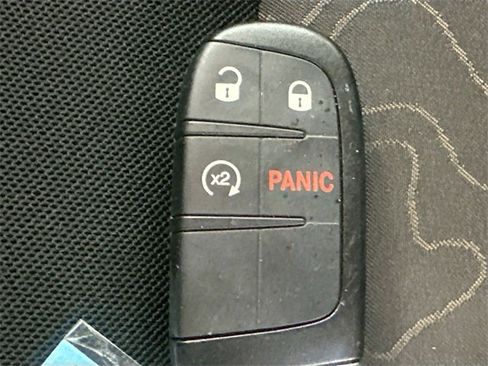 Used 2023 Jeep Renegade Latitude image 17