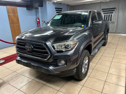 Used 2018 Toyota Tacoma SR5 image 1