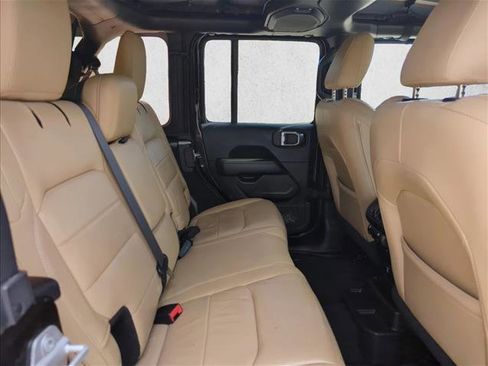 Used 2018 Jeep Wrangler Unlimited Sahara AWD/4WD image 22