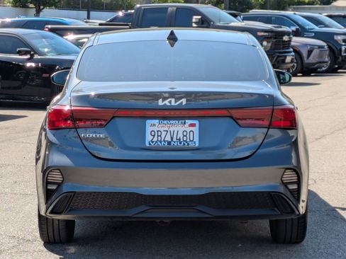 Used 2022 Kia Forte LXS image 6