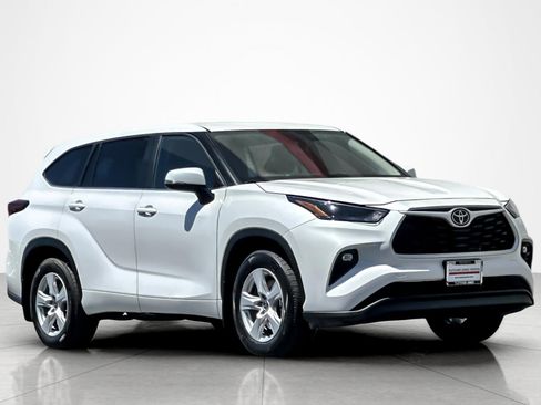 Certified 2025 Toyota Highlander LE AWD/4WD image 7