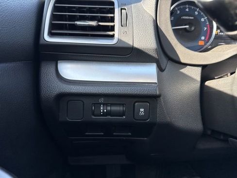 Used 2015 Subaru Crosstrek 2.0i Limited image 14