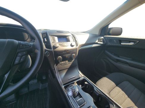Used 2019 Ford Edge SE FWD image 17