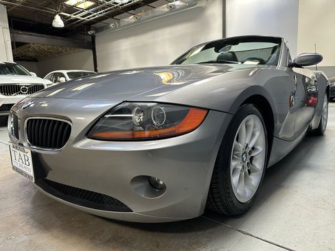 Used 2003 BMW Z4 2.5i image 6