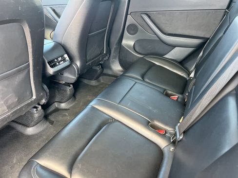 Used 2021 Tesla Model Y Long Range image 5