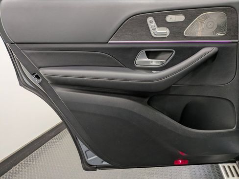 Used 2021 Mercedes-Benz GLS 580 4MATIC image 21