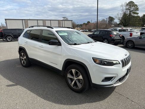 Used 2022 Jeep Cherokee Limited w/ Mopar Interior Package image 9