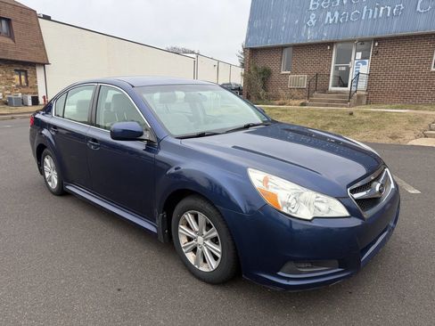 Used 2010 Subaru Legacy 2.5i Premium image 5