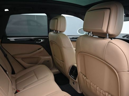 New 2026 Porsche Macan AWD/4WD image 7
