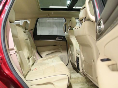 Used 2016 Jeep Grand Cherokee Overland AWD/4WD image 25