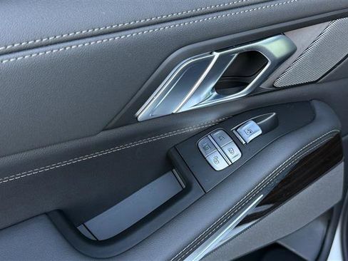 Used 2023 BMW X7 xDrive40i w/ Executive Package image 21