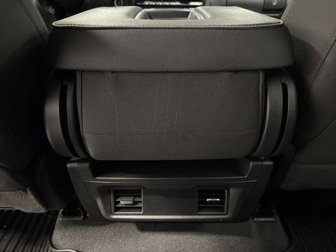 Used 2023 Chevrolet Silverado 1500 Custom image 24