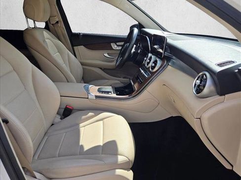 Used 2022 Mercedes-Benz GLC 300 4MATIC image 19