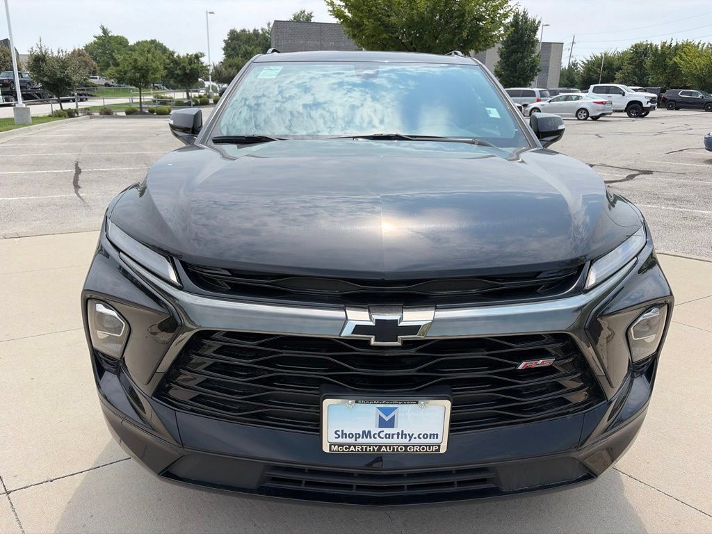 Used 2025 Chevrolet Blazer RS FWD image 3