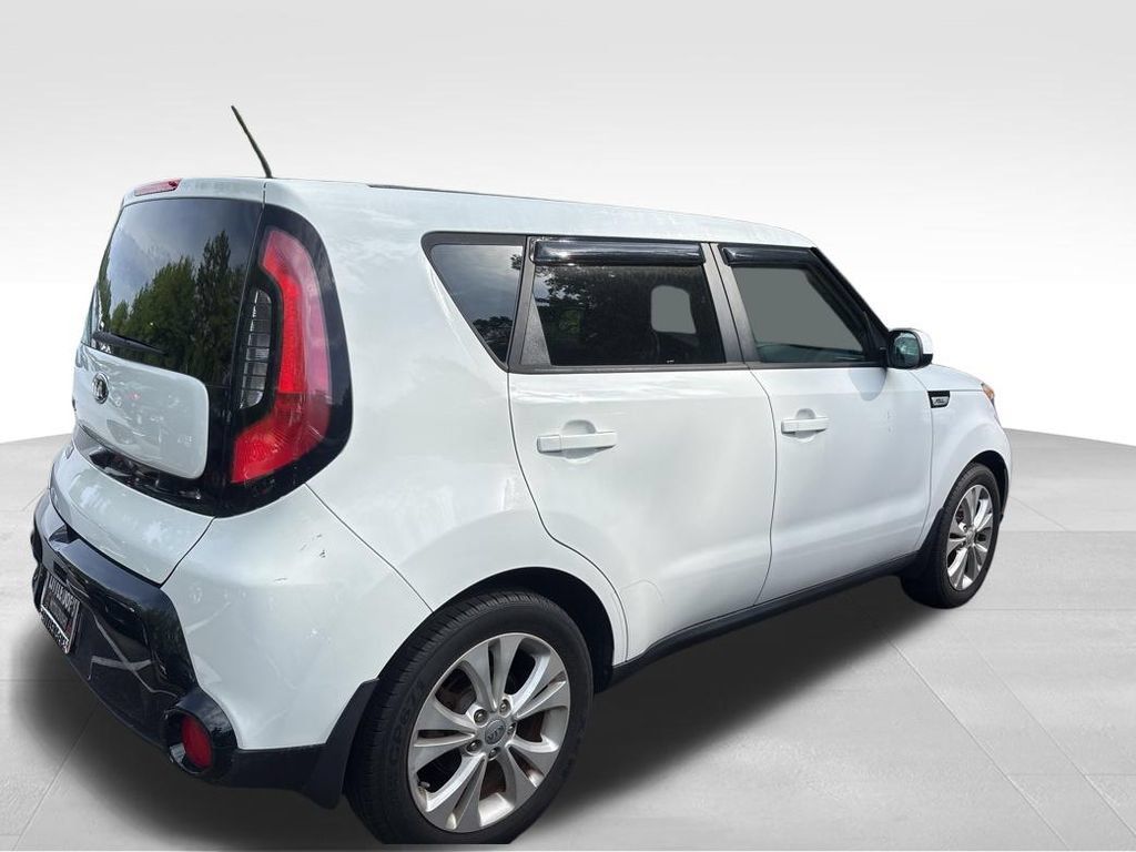 Used 2016 Kia Soul + FWD image 9