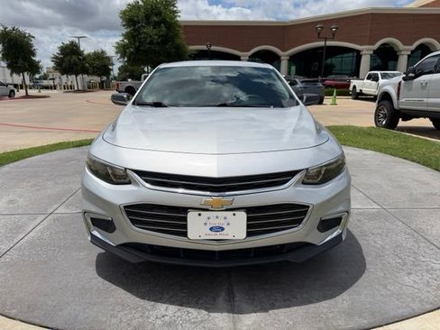 Used 2017 Chevrolet Malibu LS FWD image 2