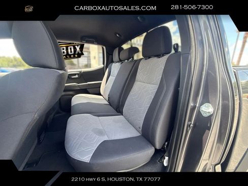 Used 2021 Toyota Tacoma TRD Off-Road w/ Technology Package AWD/4WD image 26