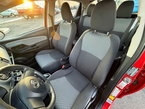 Used 2015 Toyota Yaris SE image 13