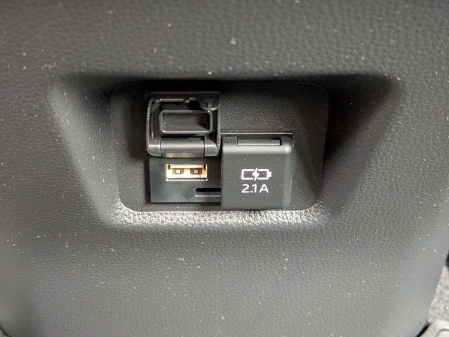 Used 2021 Toyota RAV4 Limited w/ Limited Grade Weather Package AWD/4WD image 15