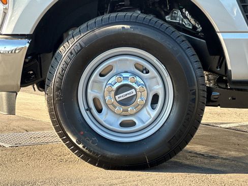 New 2026 Ford F250 XL w/ XL Chrome Package image 22