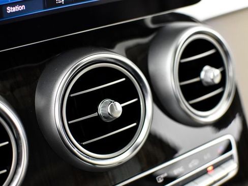 Certified 2022 Mercedes-Benz GLC 300 w/ Premium Package Lite image 27