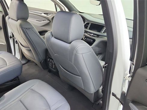 Used 2024 Buick Enclave Premium image 32