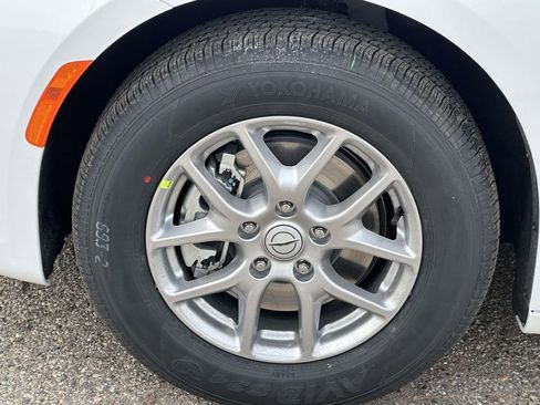 New 2026 Chrysler Pacifica Select image 8