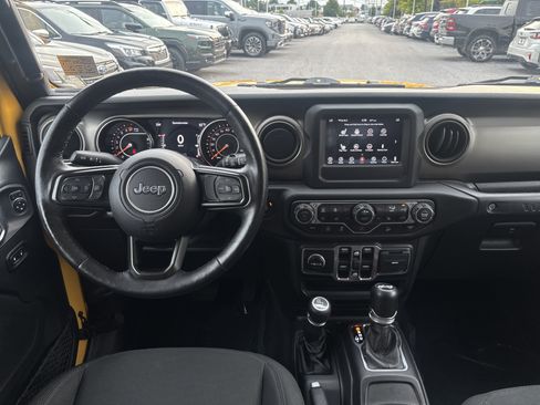 Used 2018 Jeep Wrangler Unlimited Sport S AWD/4WD image 2