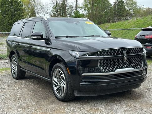 New 2025 Lincoln Navigator Reserve AWD/4WD image 27