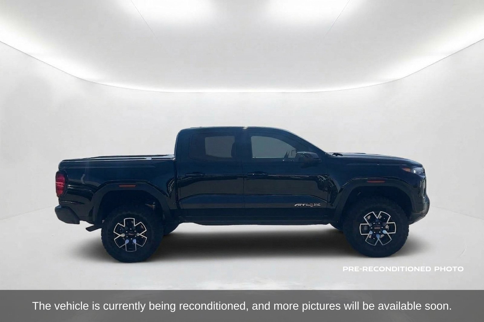 Used 2026 GMC Canyon AT4X AWD/4WD image 4